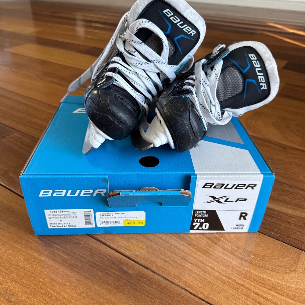 Bauer hockey skates kid size 7